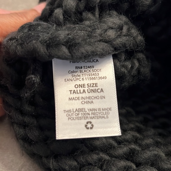 Knit hat - Picture 2 of 4